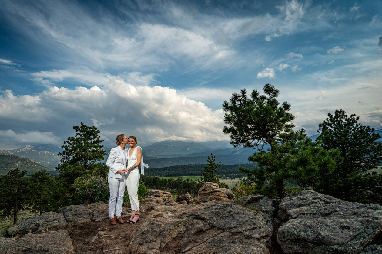Estes Park wedding photographer captures lesbian couple in RMNP
