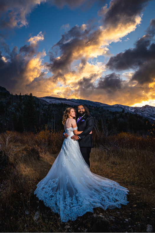 estes-park-adventure-elopement-2-525 estes park wedding photographer photographs newlyweds in RMNP