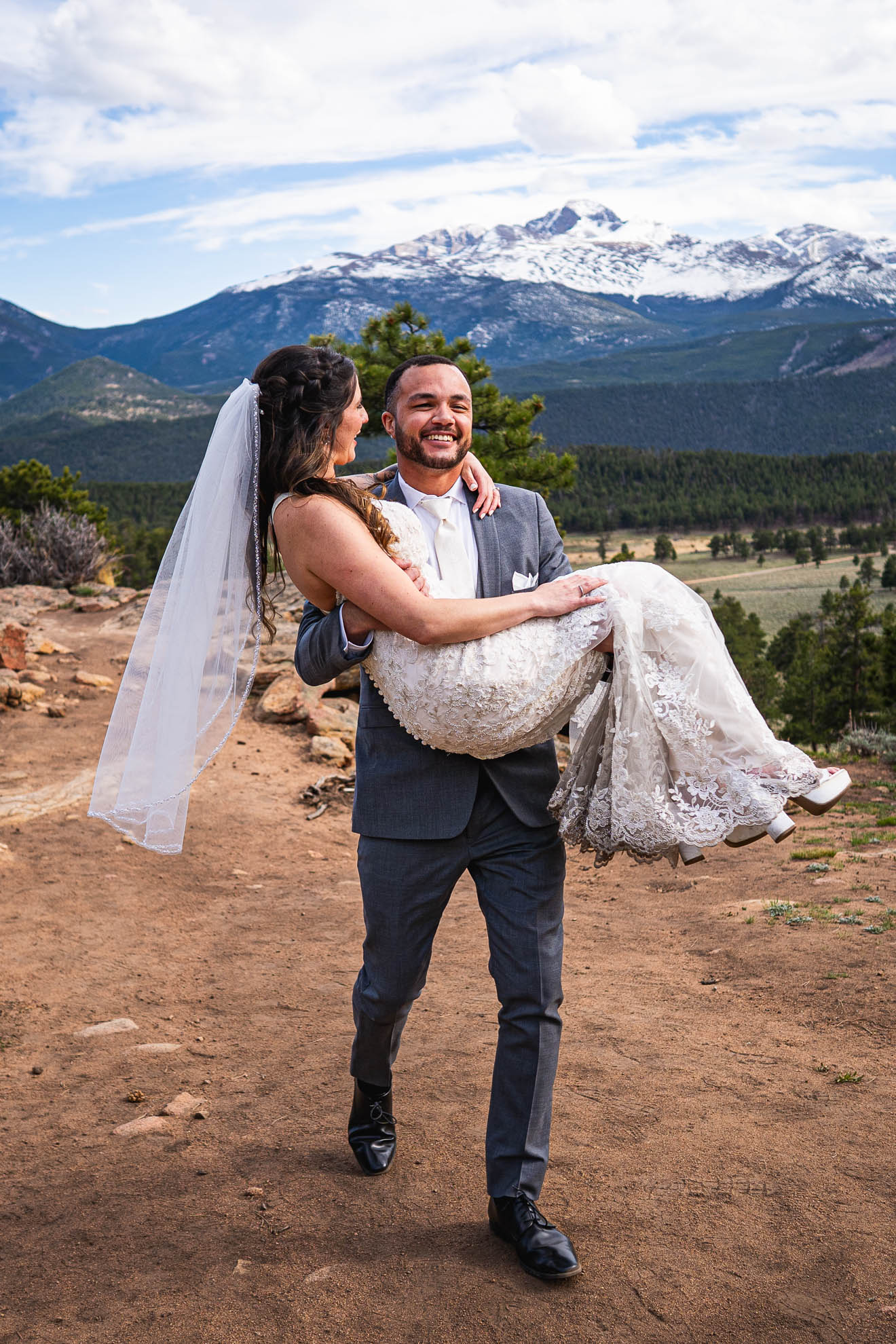 3M Curve Wedding Photography by local Estes Park wedding photographers, Joe and Kari Pyle