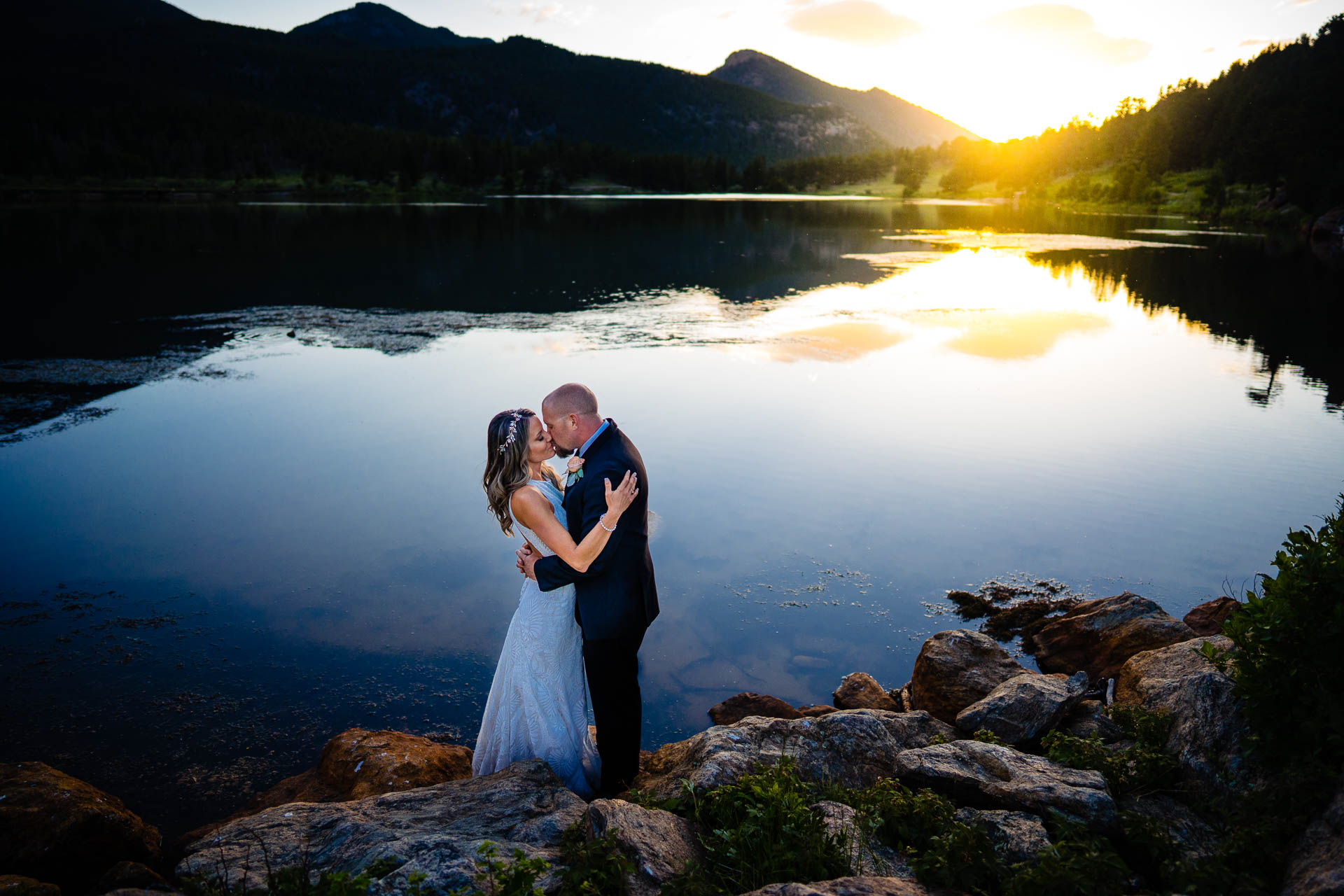 lily lake wedding photographer, joe and kari pyle, capture newlyweds embracing