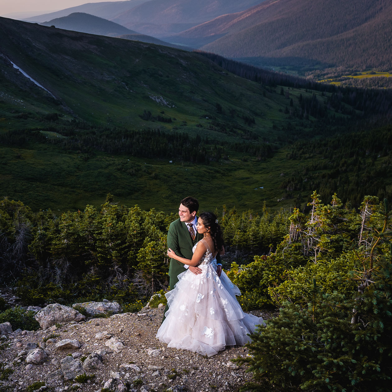 Colorado Elopement Photographer captures elopement photo in Rocky Mountain National Park, photo by Joe and Kari Pyle