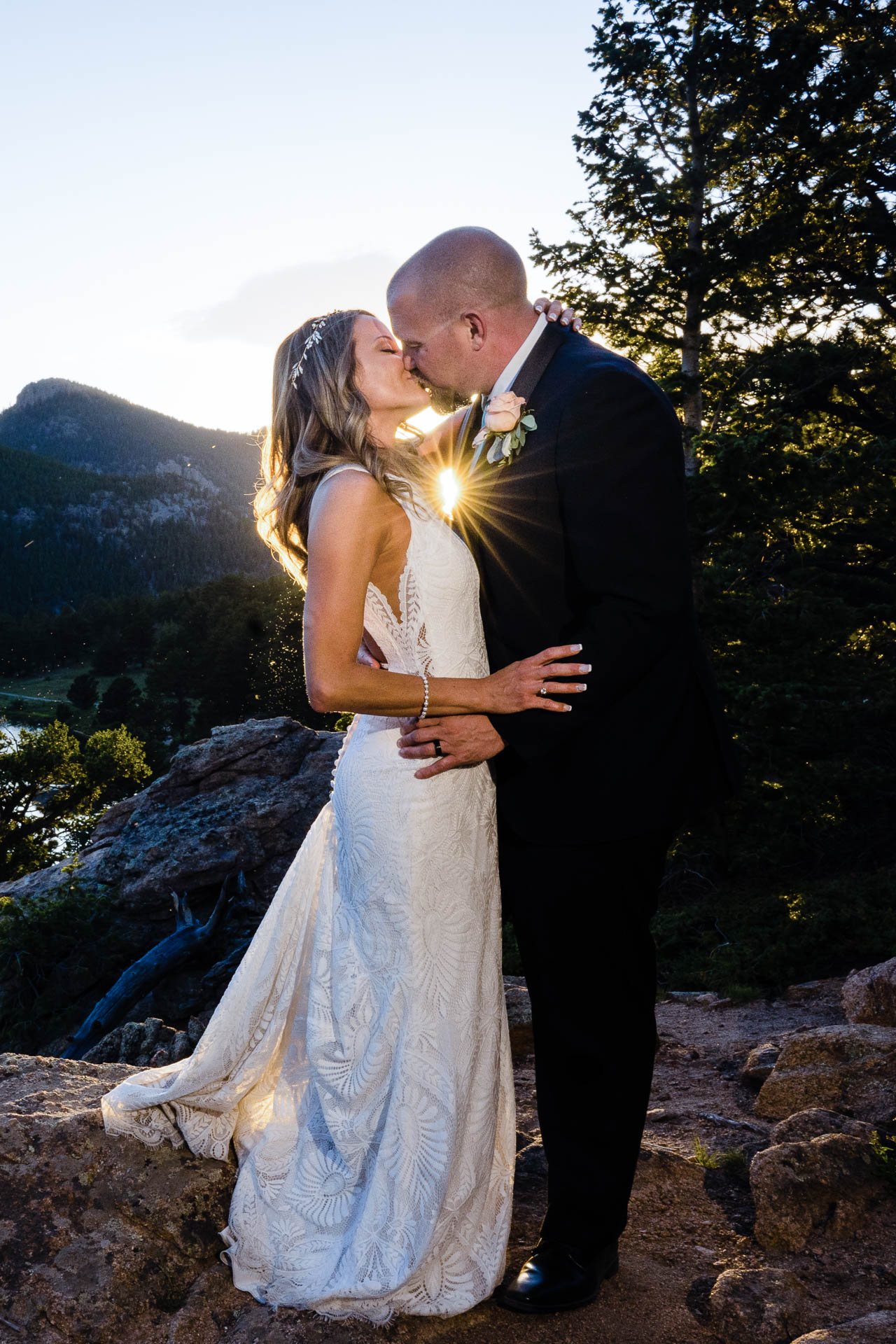 photo of wedding at lily lake, RMNP